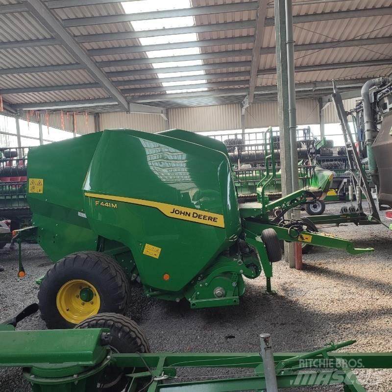 John Deere F441M Ritinių presai