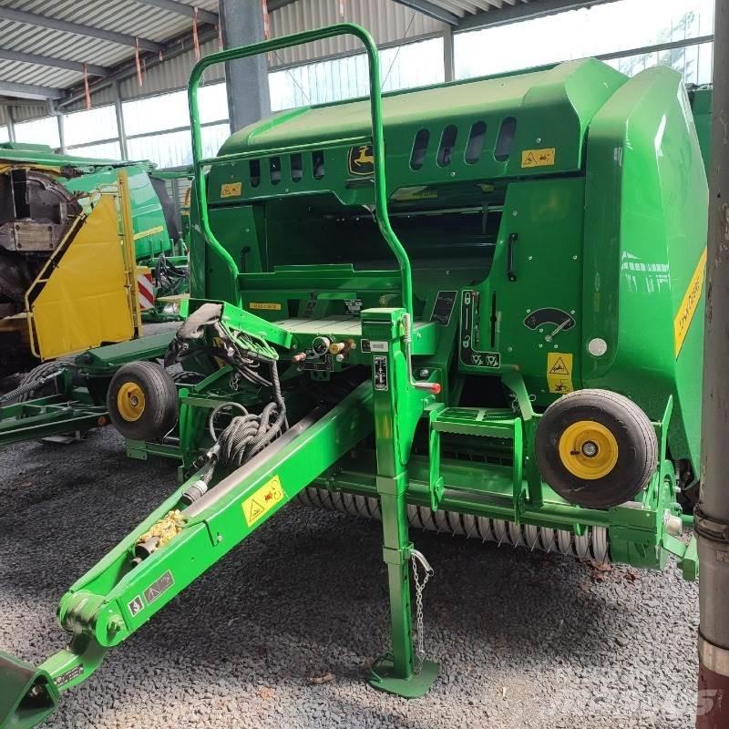 John Deere F441M Ritinių presai