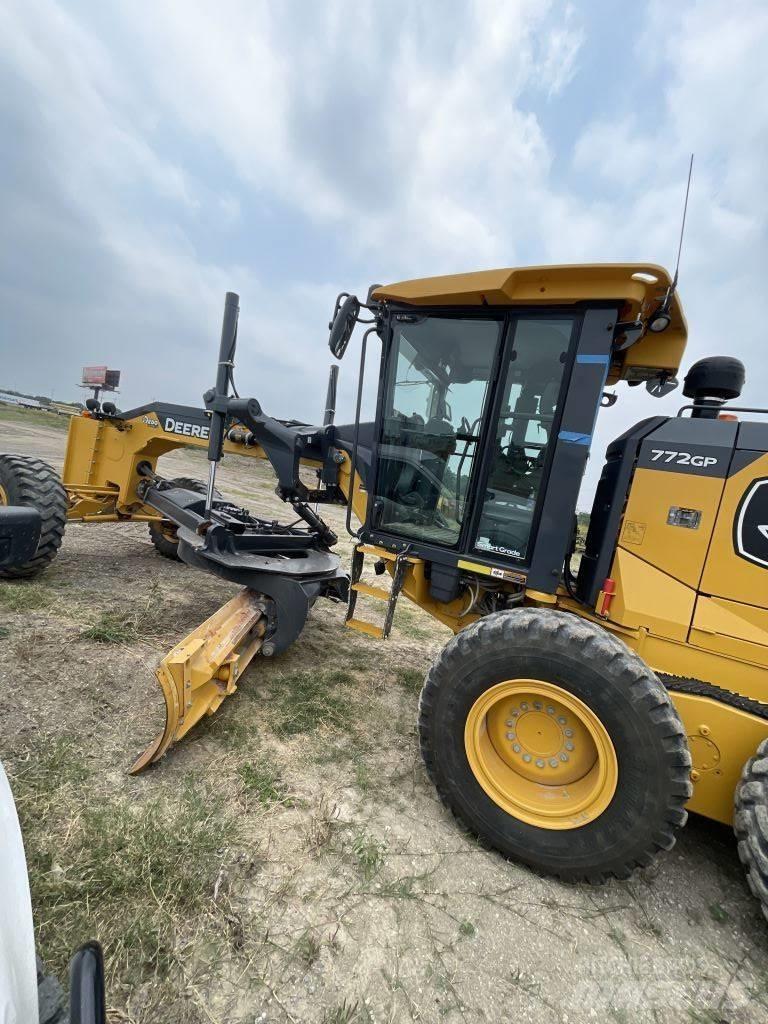 John Deere 772 GP Greideriai