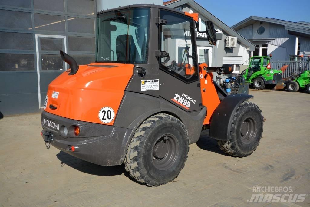 Hitachi ZW 95-6 C Naudoti ratiniai krautuvai