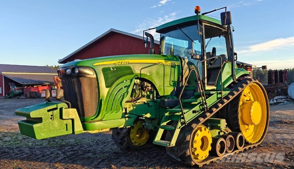 John Deere 8220 T Traktoriai