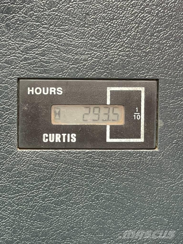 Hyundai 220LC-9S Vidutinės galios ekskavatoriai 7-12 t