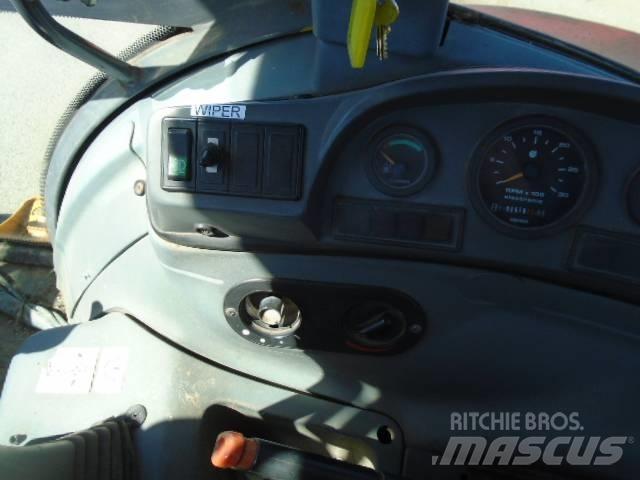 New Holland 575 E Ekskavatoriniai krautuvai