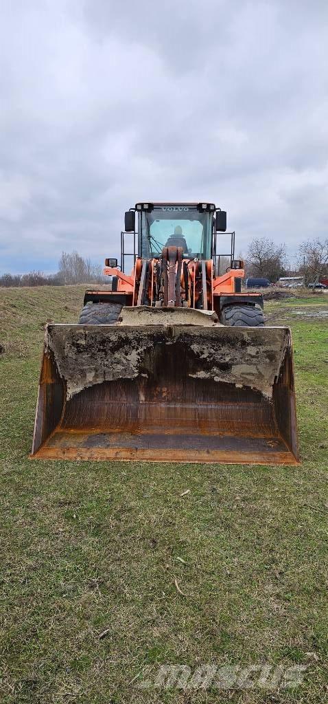 Volvo L150F Naudoti ratiniai krautuvai