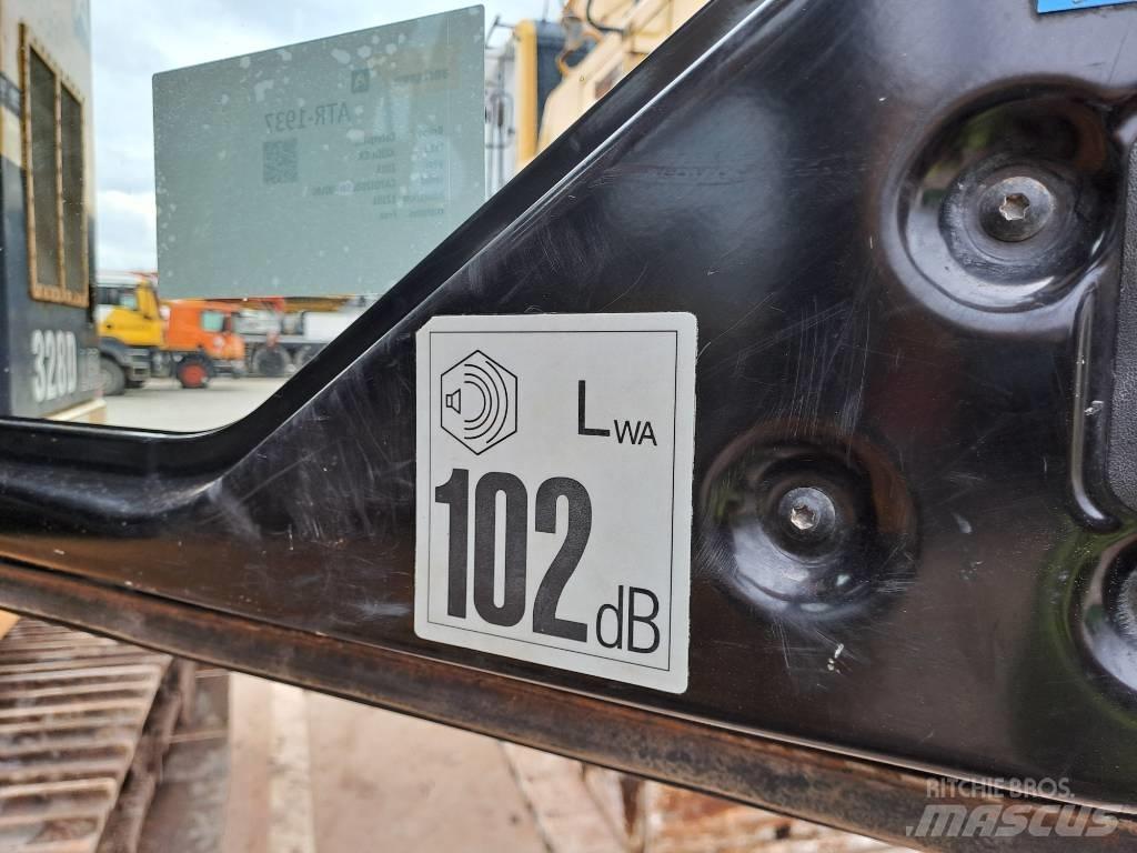 CAT 328 D LCR Vikšriniai ekskavatoriai