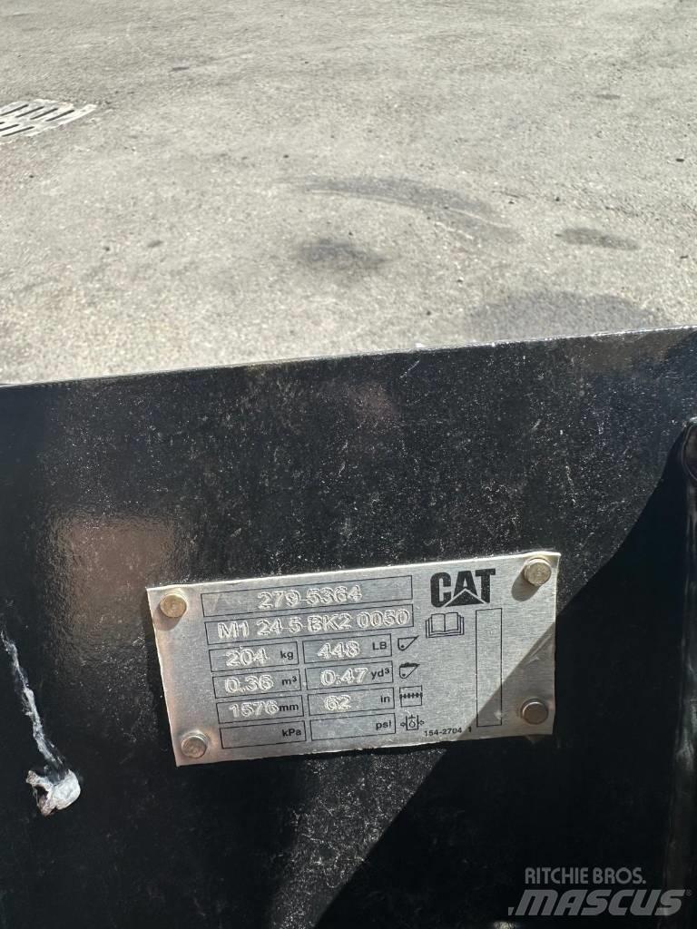 CAT 226D3 Krautuvai su šoniniu pasukimu