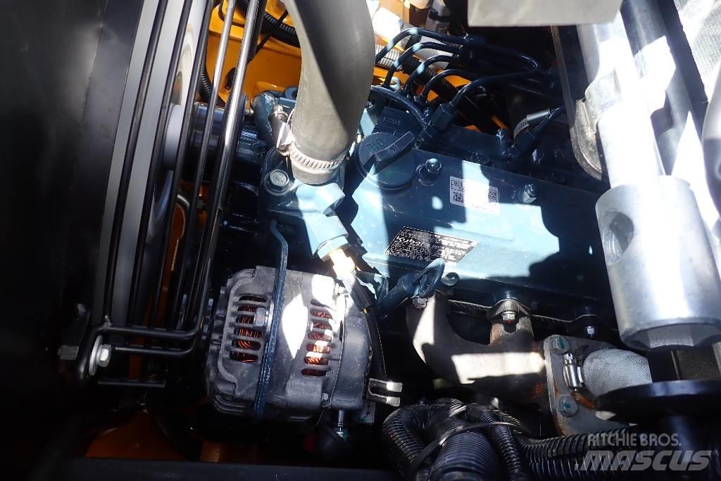 JCB 403 Daugiafunkciniai pakrovėjai