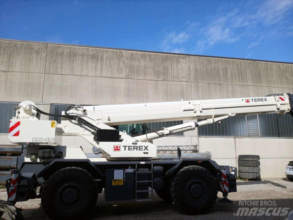 Terex RC45 Neapdoroto reljefo kranai
