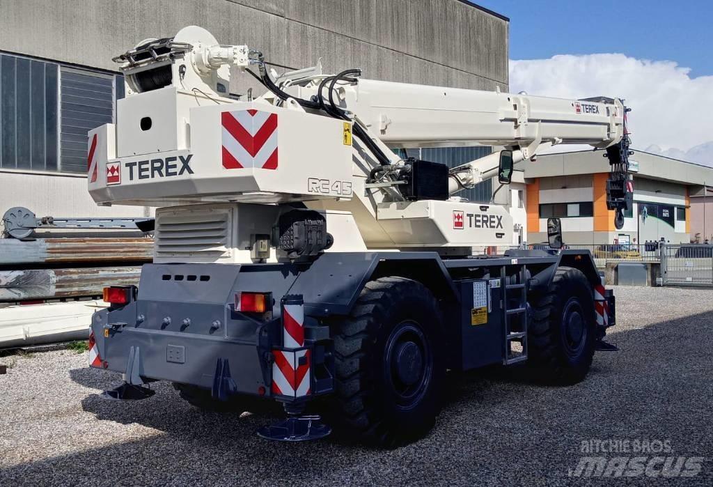 Terex RC45 Neapdoroto reljefo kranai