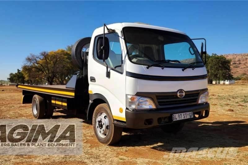 Hino 300 Roll Back Kita