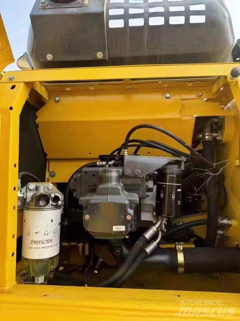 Komatsu PC 200 Vikšriniai ekskavatoriai