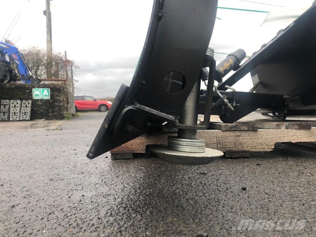 JCB Snow Plough Plūgai