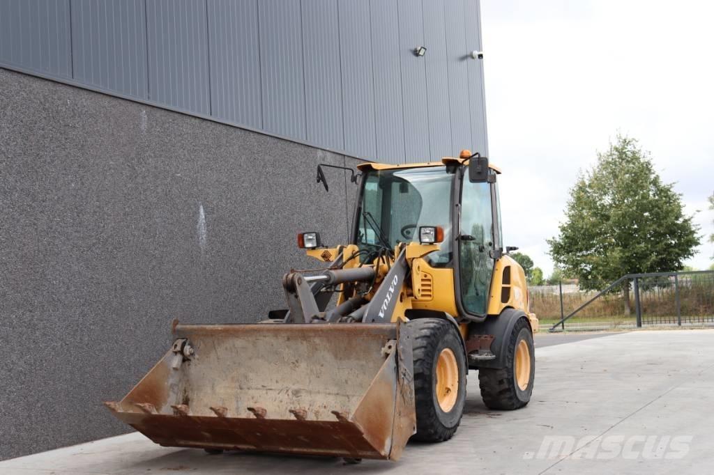 Volvo L25F-Z Naudoti ratiniai krautuvai