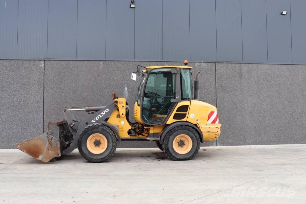 Volvo L25F-Z Naudoti ratiniai krautuvai