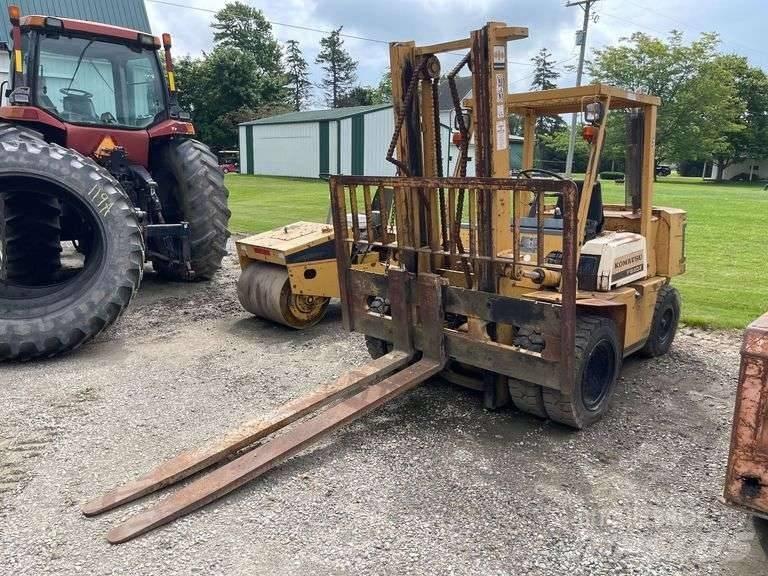 Komatsu FG 40ZT-4 Šakiniai krautuvai - Kita