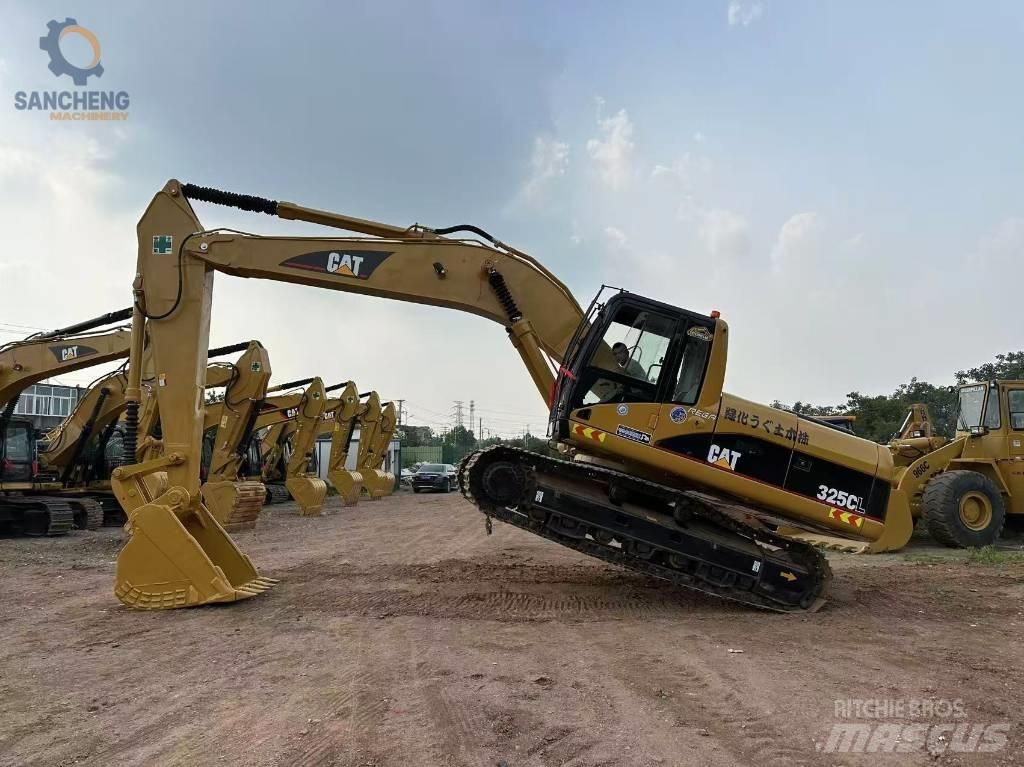 CAT 325 CL Vikšriniai ekskavatoriai