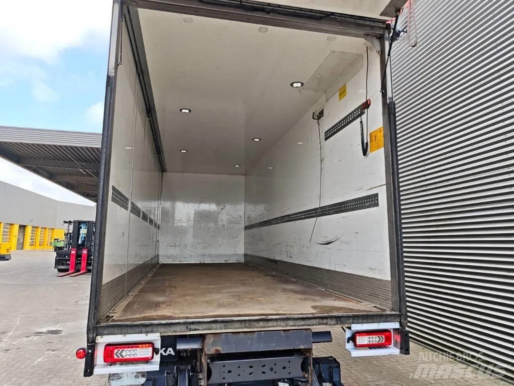 Volvo FM 340 4x2 Sunkvežimiai su dengtu kėbulu