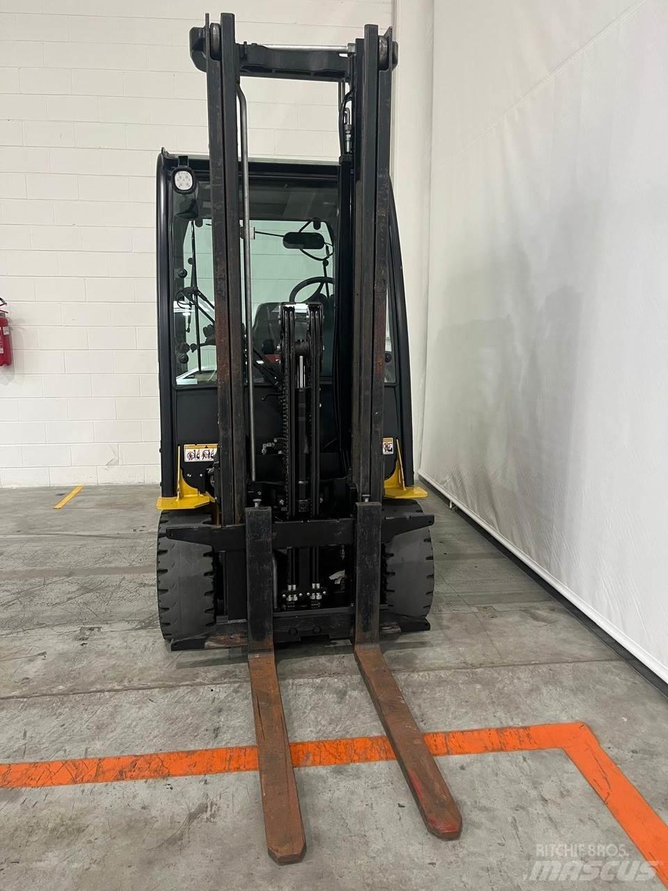 Yale ERP30VL Elektriniai šakiniai krautuvai