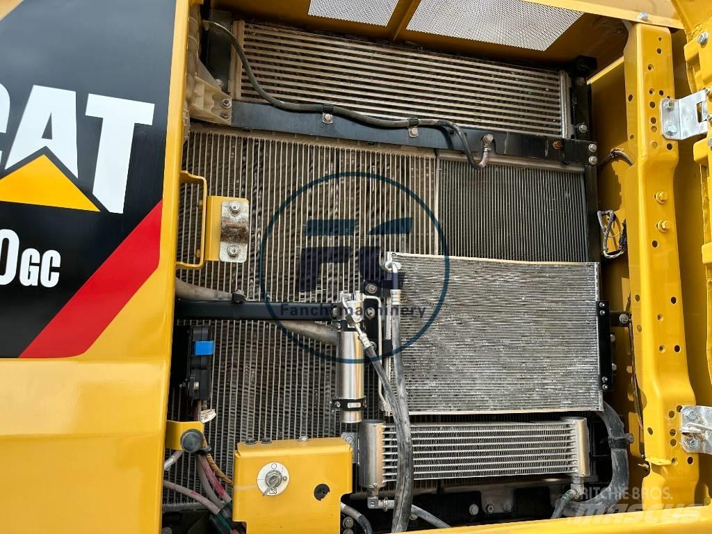 CAT 330 GC Vikšriniai ekskavatoriai