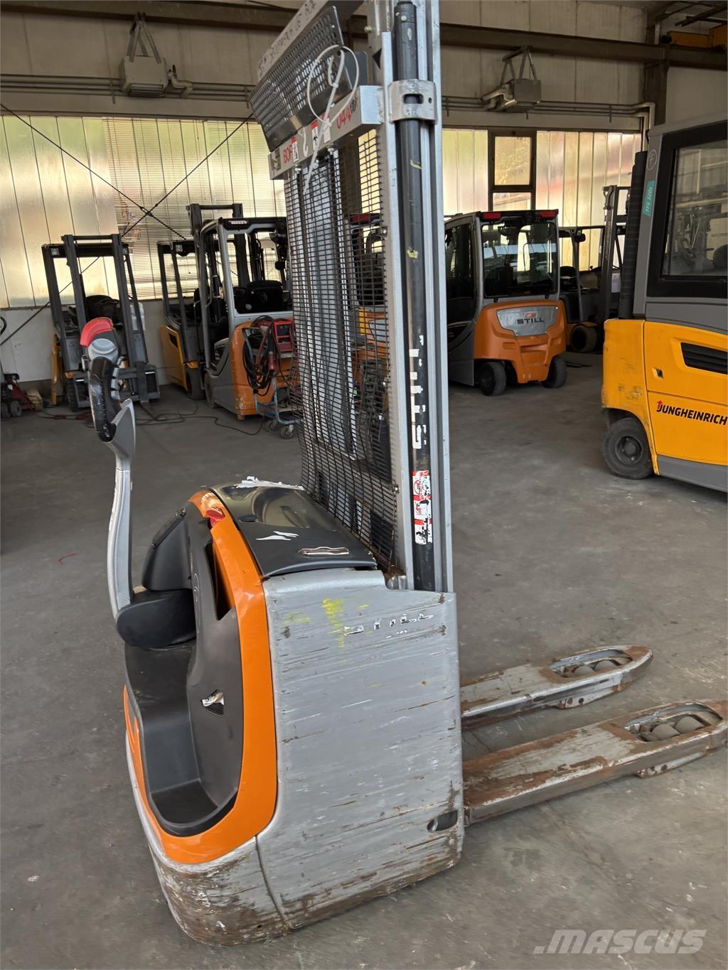 Still EXV 12i Savaeigiai rietuvai