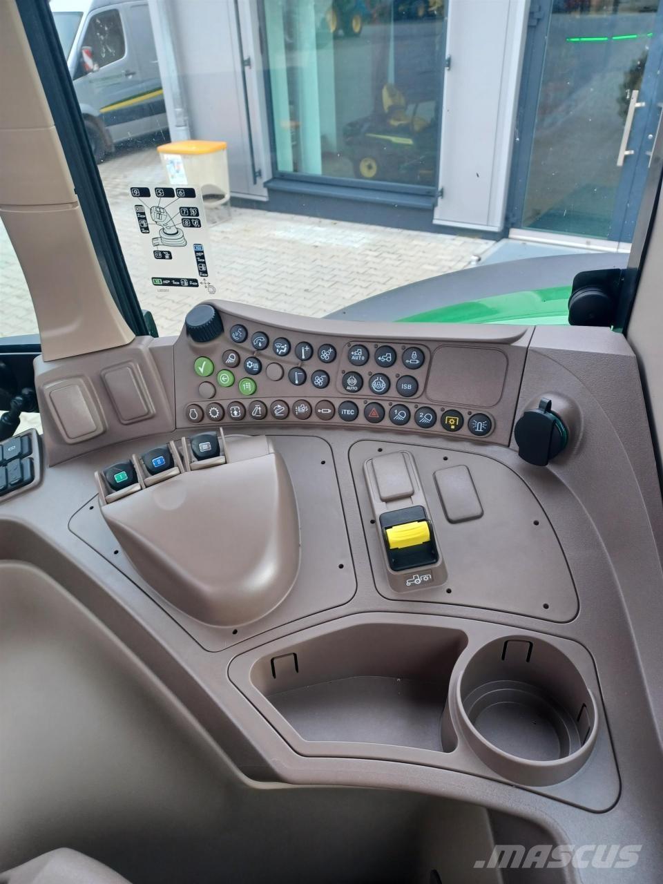 John Deere 6110M Traktoriai