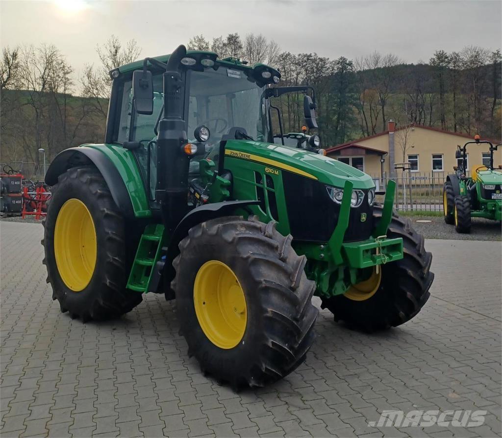 John Deere 6110M Traktoriai