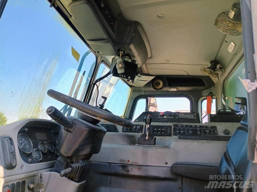 Peterbilt 520 Waste trucks