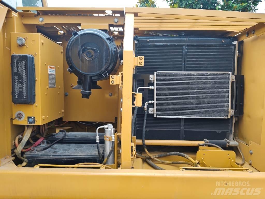 CAT 320 C L Vikšriniai ekskavatoriai