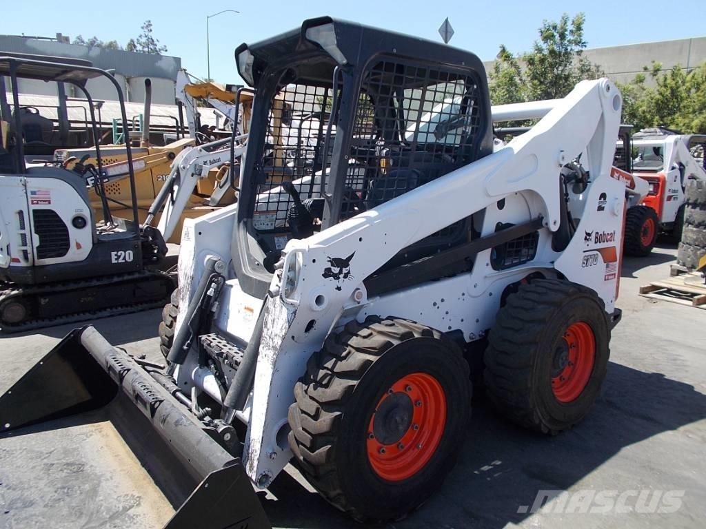 Bobcat S770 Krautuvai su šoniniu pasukimu