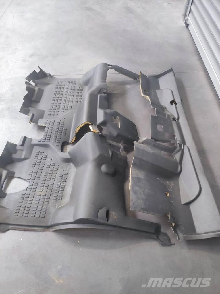 Nissan Floor Mat Kabinos ir salonai