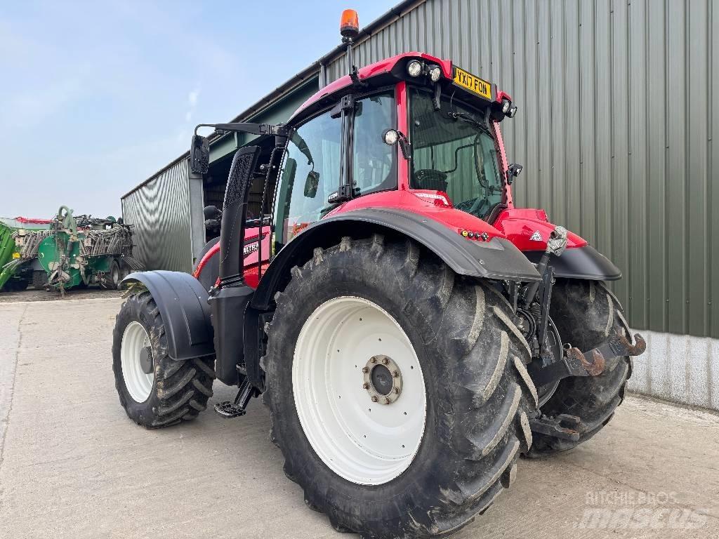 Valtra T194 Versu Traktoriai
