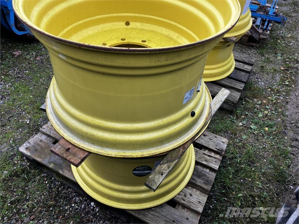 John Deere 18x30 Padangos, ratai ir ratlankiai