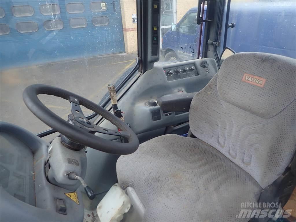 Valtra 900 Traktoriai