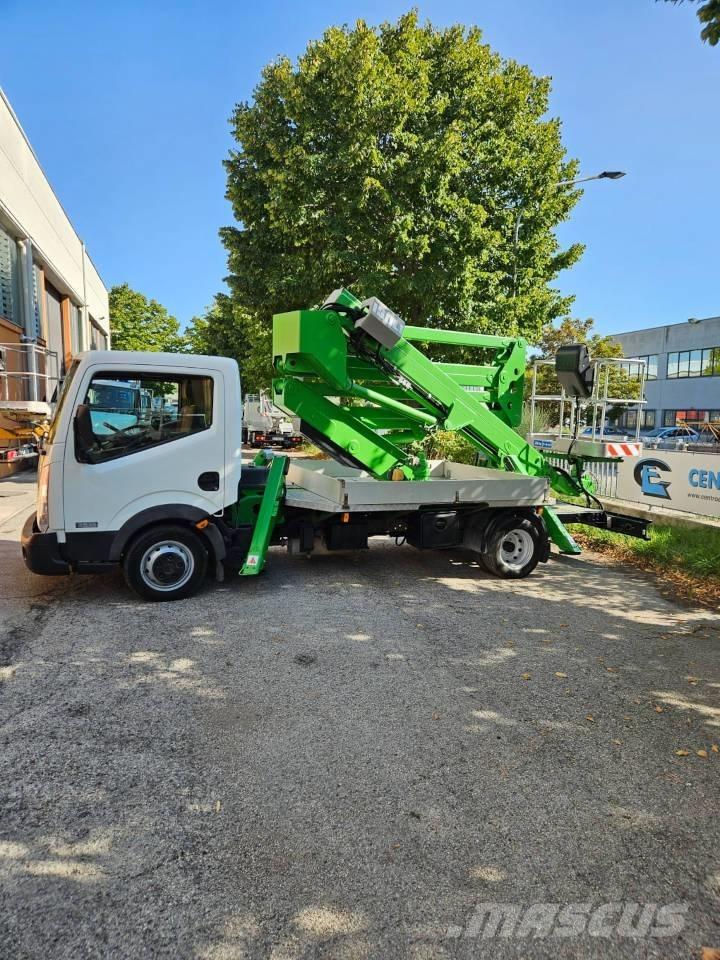 Isoli PNT 205 Ant vilkikų montuojamos kėlimo platformos