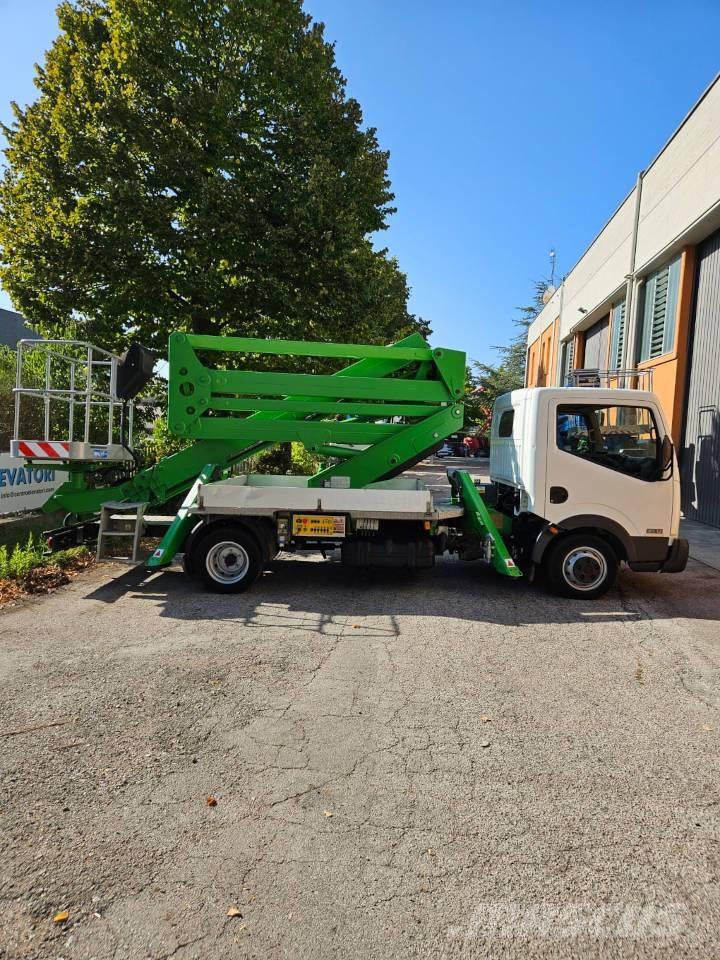 Isoli PNT 205 Ant vilkikų montuojamos kėlimo platformos