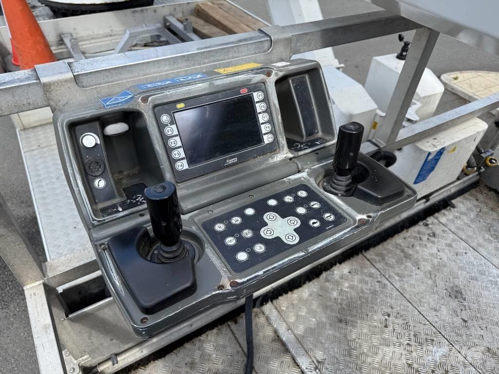 Bronto Skylift S56XR Ant vilkikų montuojamos kėlimo platformos