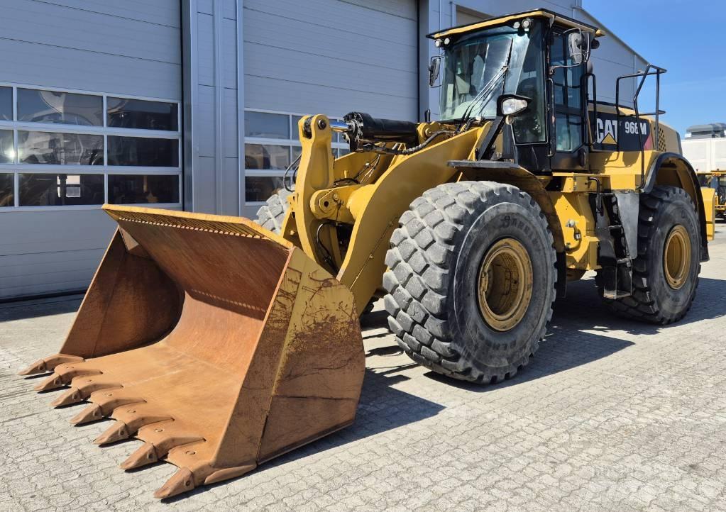 CAT 966M Naudoti ratiniai krautuvai