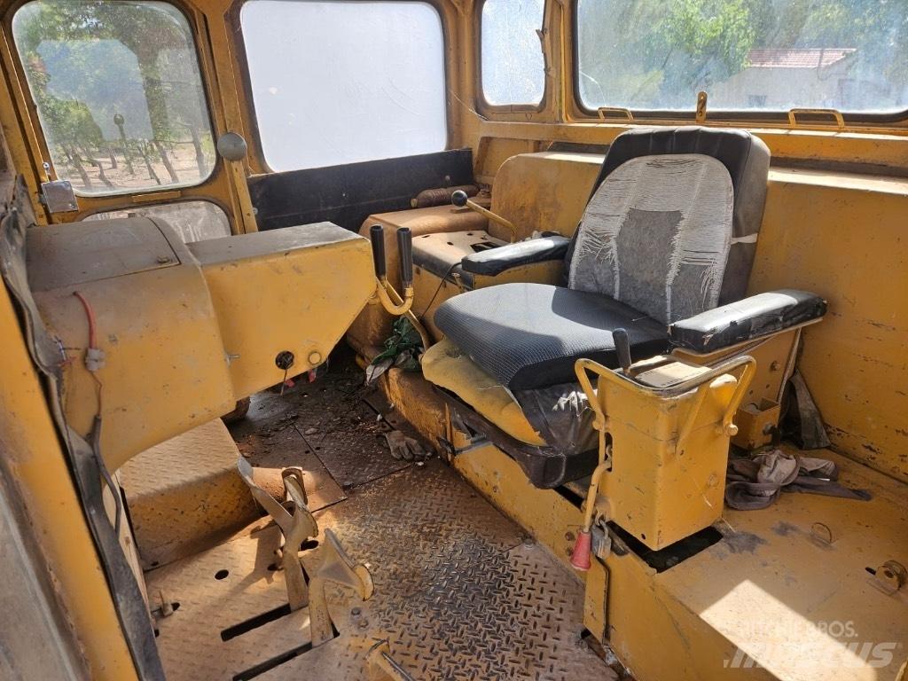 CAT D 9 G Vikšriniai buldozeriai