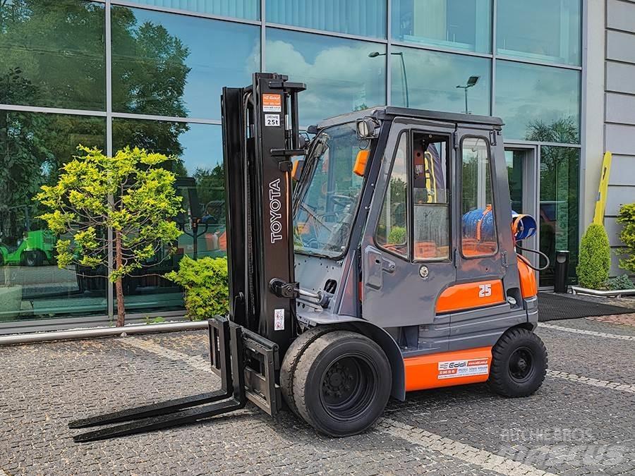 Toyota 6FG25 LPG (dujiniai) krautuvai