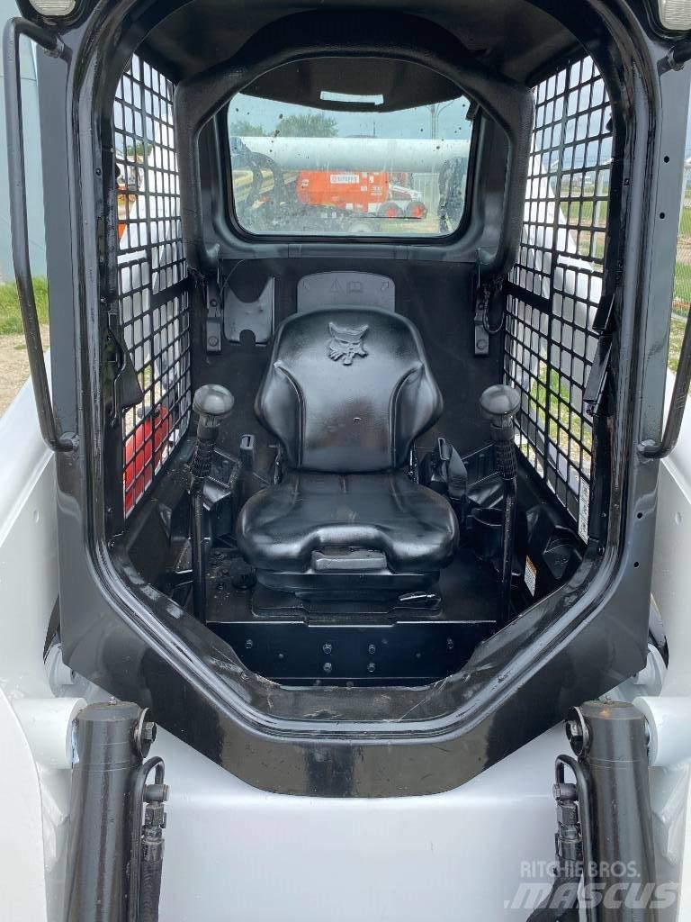 Bobcat T 650 Krautuvai su šoniniu pasukimu