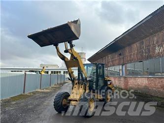 CAT 906 Naudoti ratiniai krautuvai