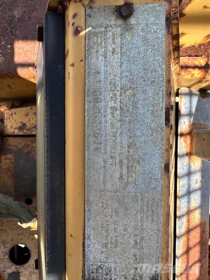 CASE 586E Šakiniai krautuvai - Kita