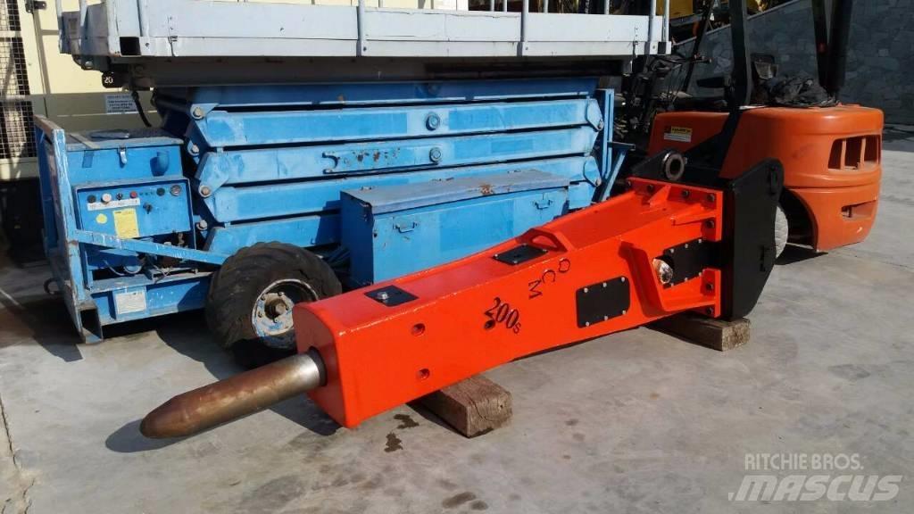 OCM 200s Hidrauliniai kūjai / Trupintuvai