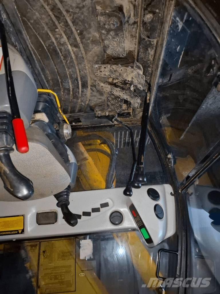 JCB JZ 70 Vidutinės galios ekskavatoriai 7-12 t