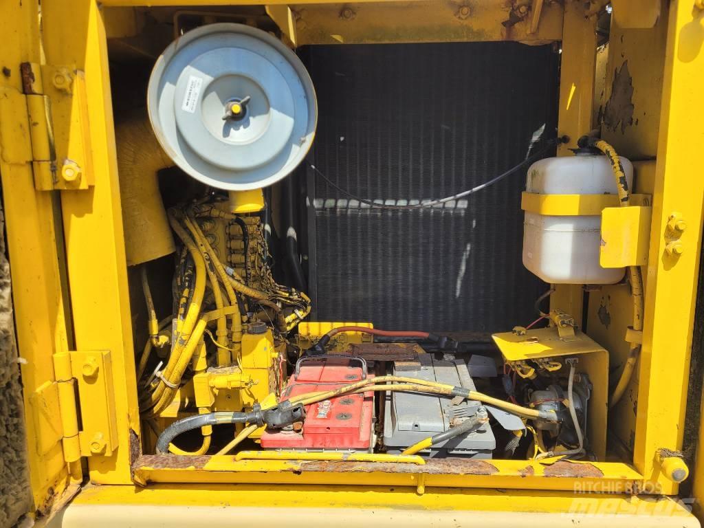 Komatsu PW160 ES-6K Ratiniai ekskavatoriai