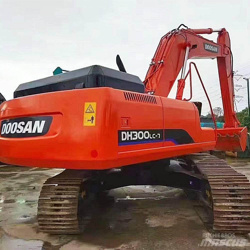 Doosan 300 Vikšriniai ekskavatoriai
