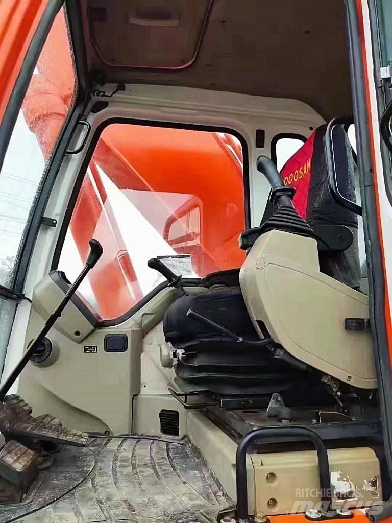 Doosan 300 Vikšriniai ekskavatoriai