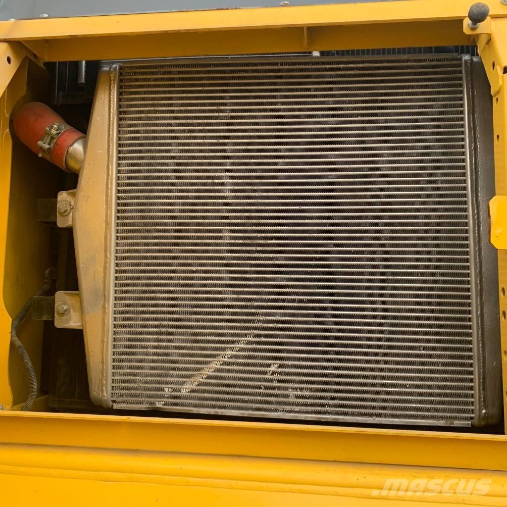 Komatsu PC450-8 Vikšriniai ekskavatoriai