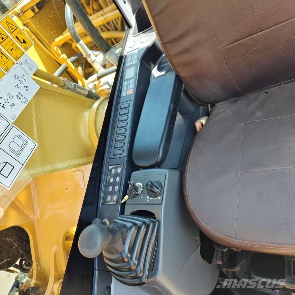 CAT 320 D Vikšriniai ekskavatoriai