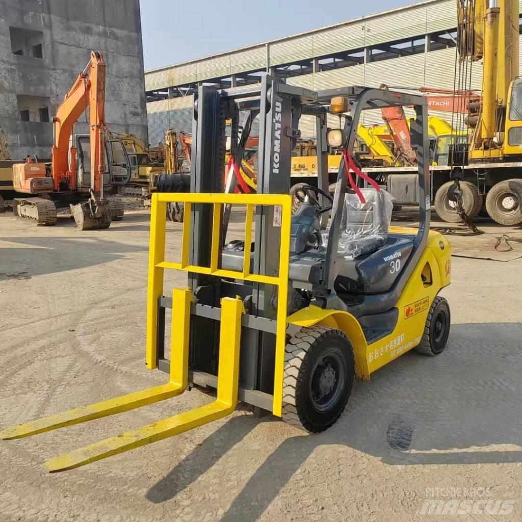 Komatsu FD 30 Dyzeliniai krautuvai